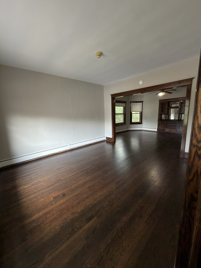 319 Chicago Avenue - Photo 1
