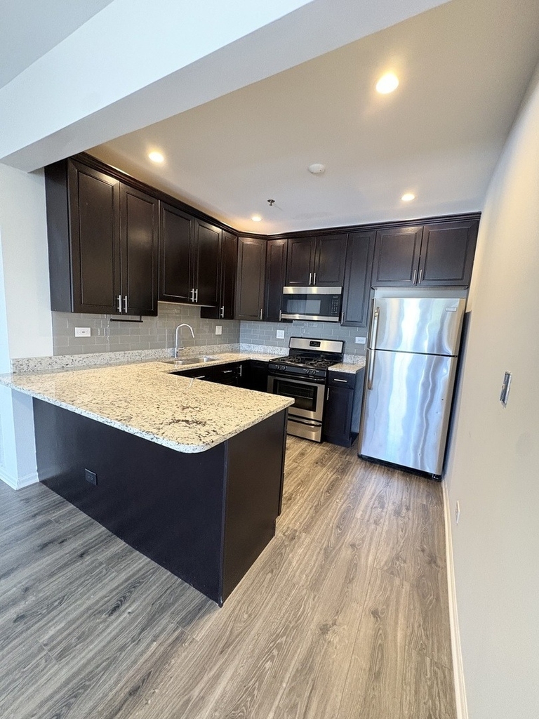 625 Deerfield Road - Photo 5