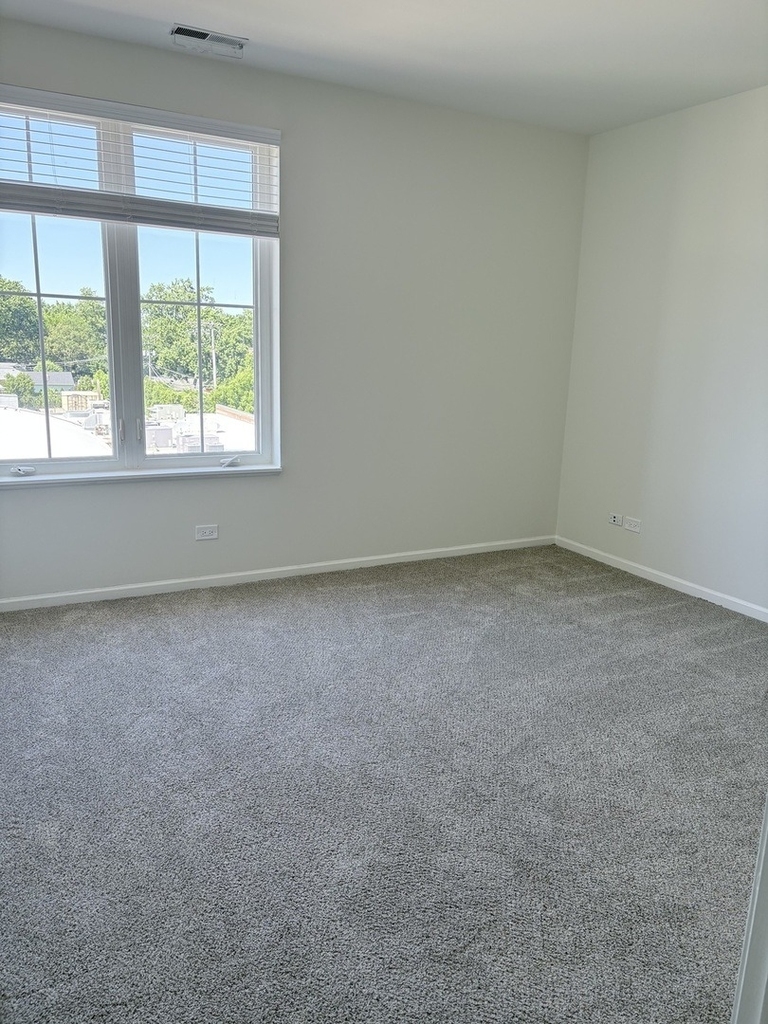 625 Deerfield Road - Photo 7