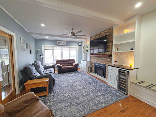 5831 W 109th Street - Photo 5