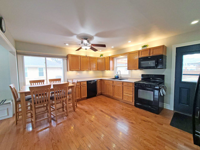 5831 W 109th Street - Photo 8