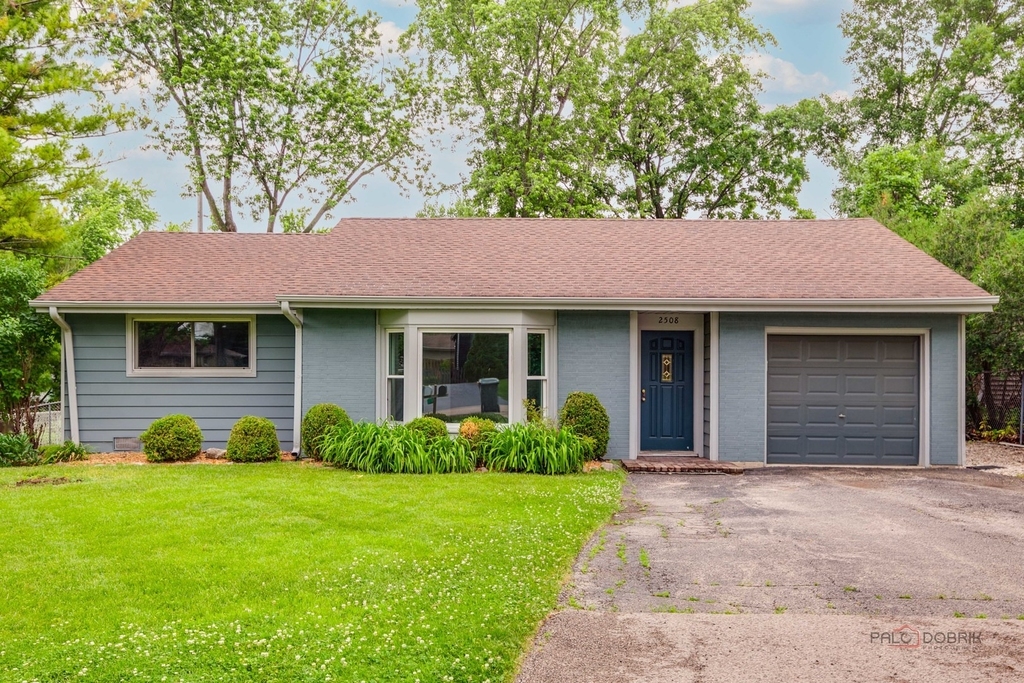 2508 Highland Drive - Photo 0