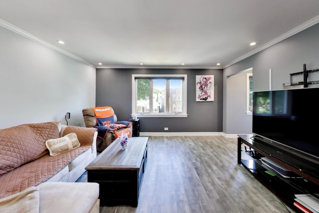5016 N Mango Avenue - Photo 2
