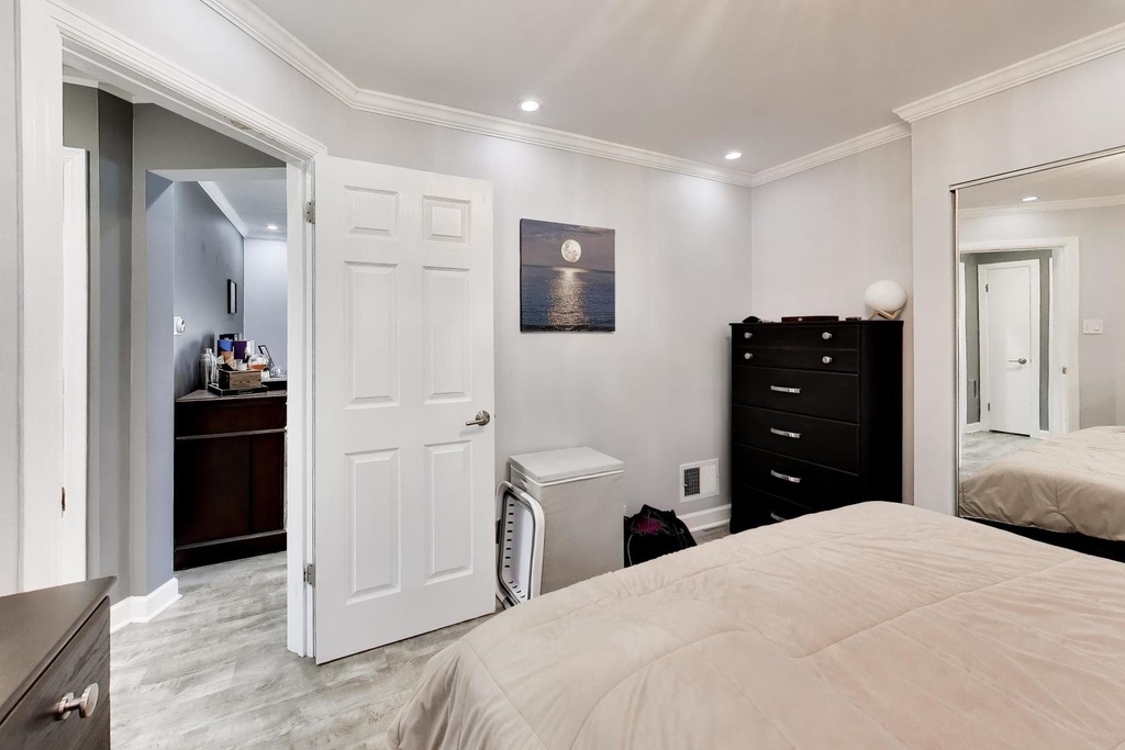 5016 N Mango Avenue - Photo 10