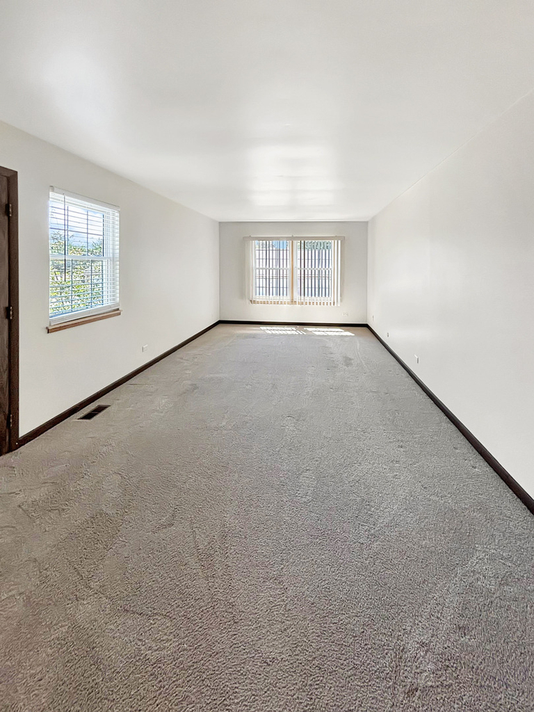 905 Abingdon Court - Photo 9