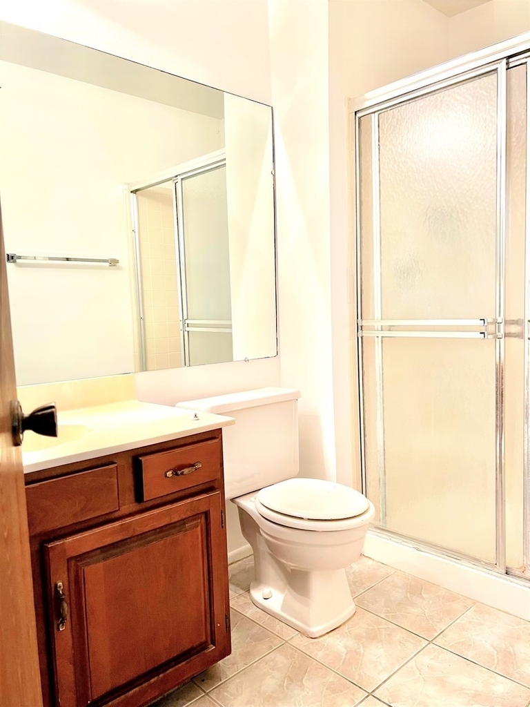 601 Hanover Court - Photo 14