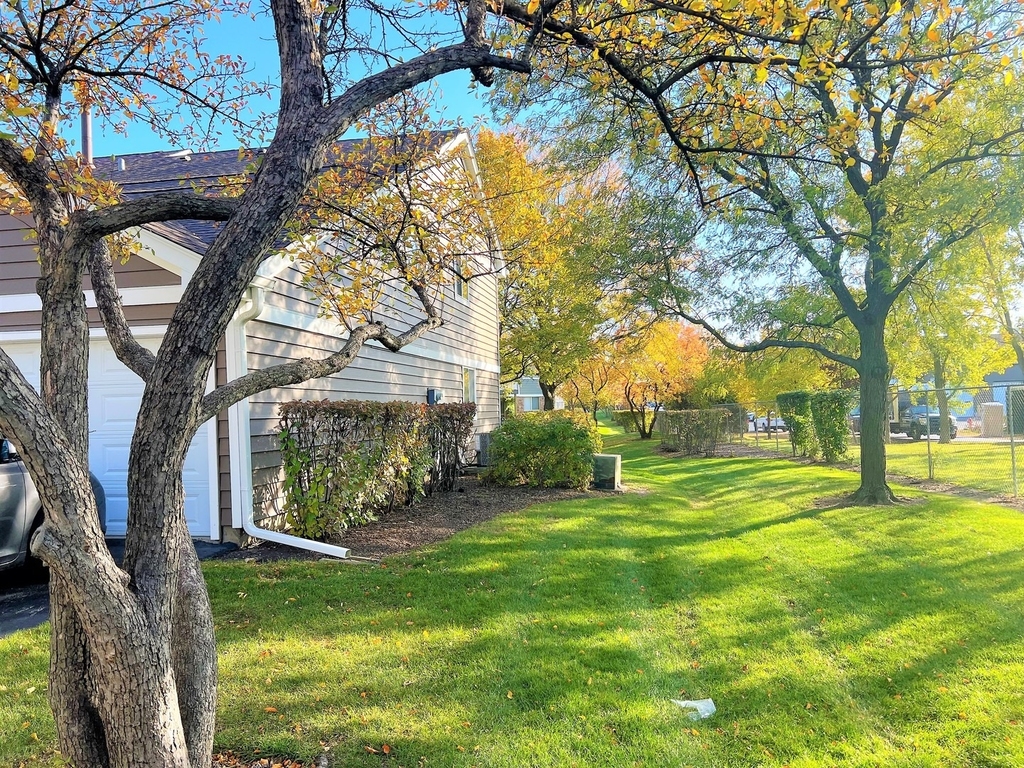601 Hanover Court - Photo 17