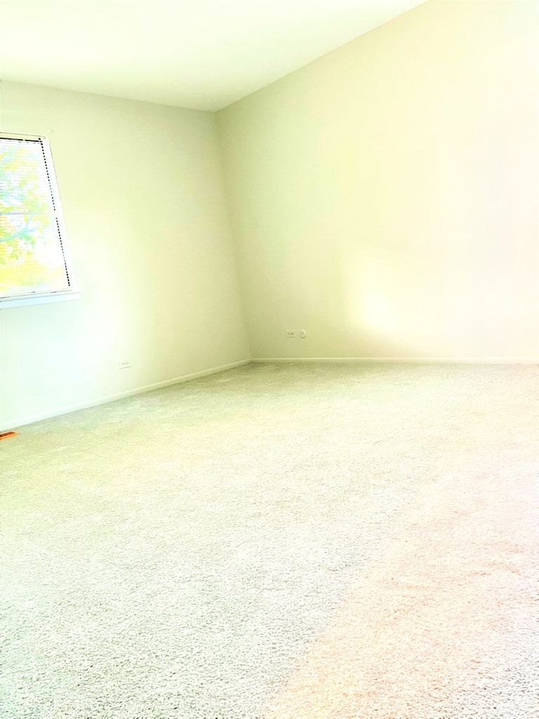 601 Hanover Court - Photo 11