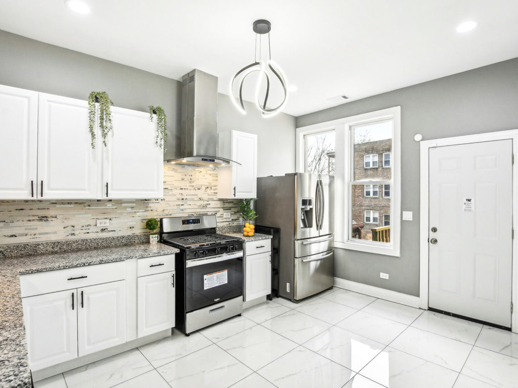 1806 S Trumbull Avenue - Photo 2