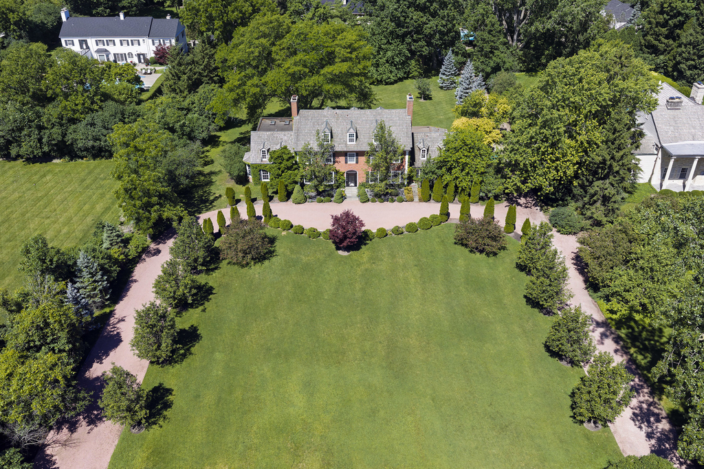 82 Woodley Road - Photo 2