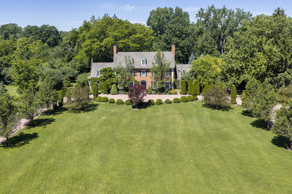 82 Woodley Road - Photo 1