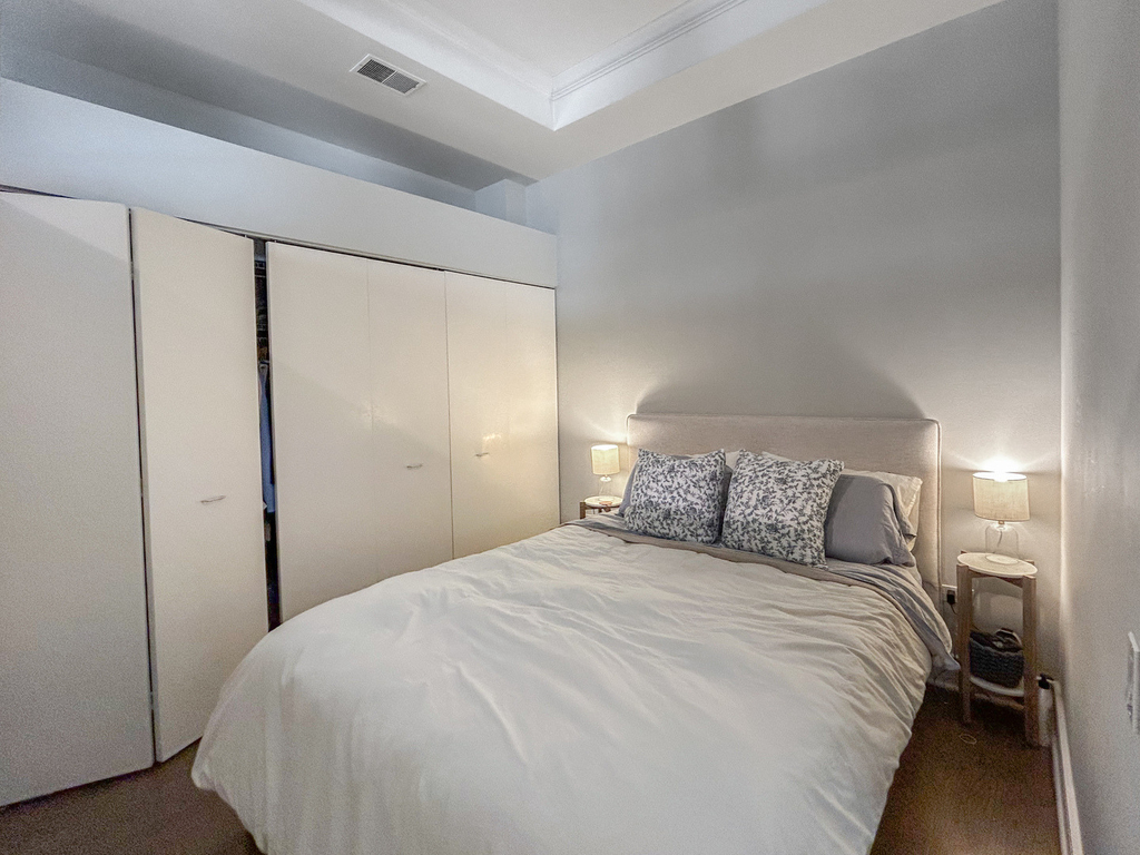 212 W Washington Street - Photo 2
