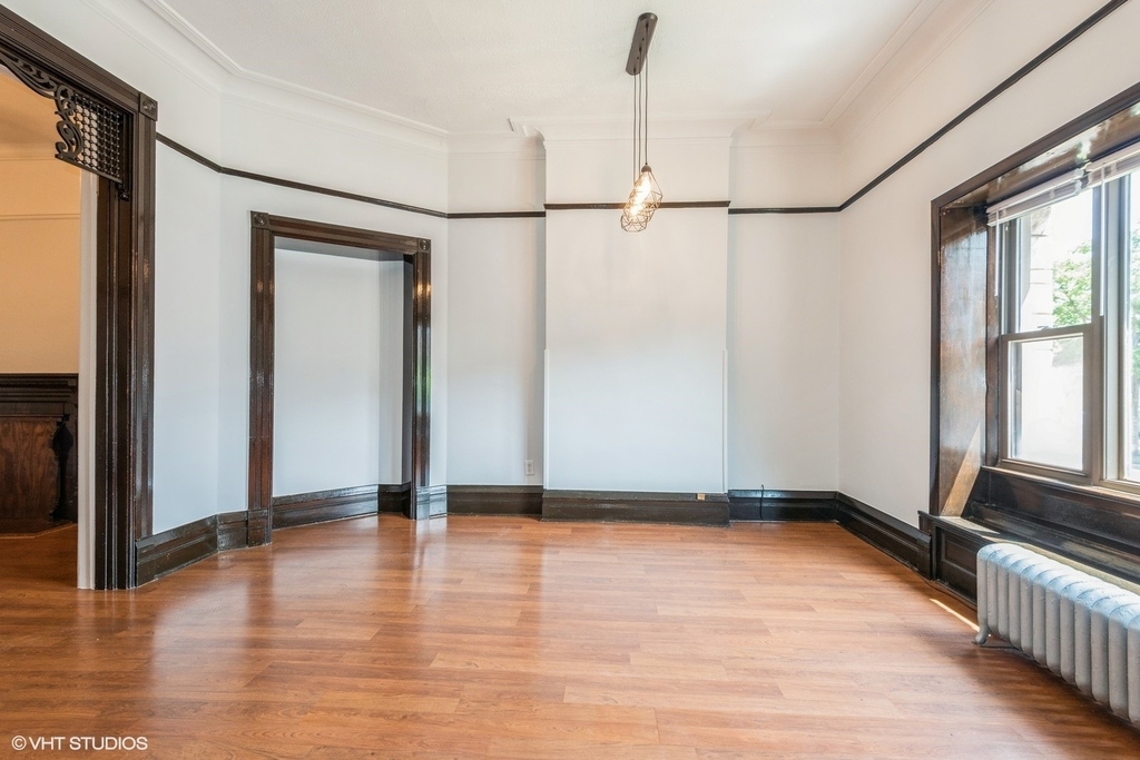 3136 S Prairie Avenue - Photo 2