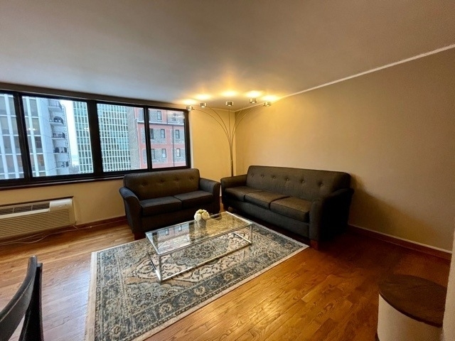 1221 N Dearborn Street - Photo 16