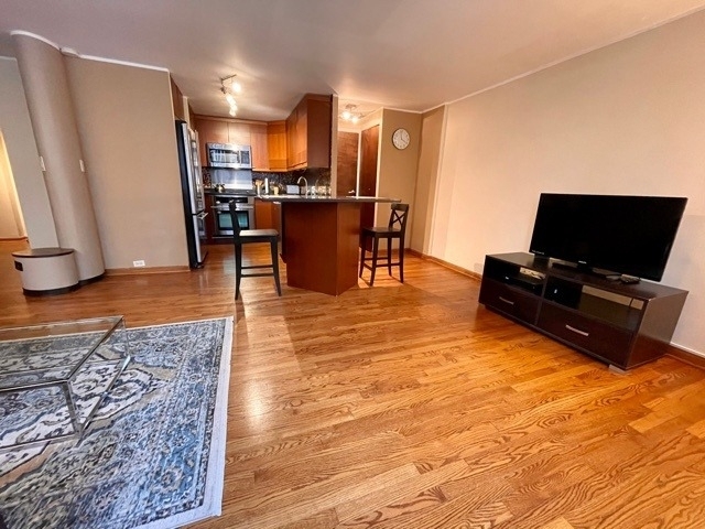 1221 N Dearborn Street - Photo 8