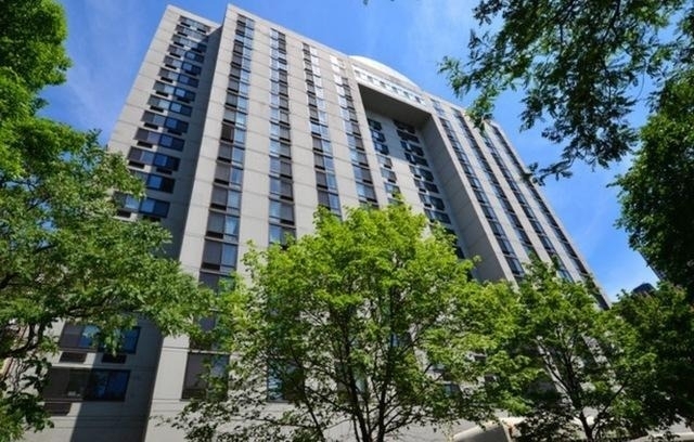 1221 N Dearborn Street - Photo 0