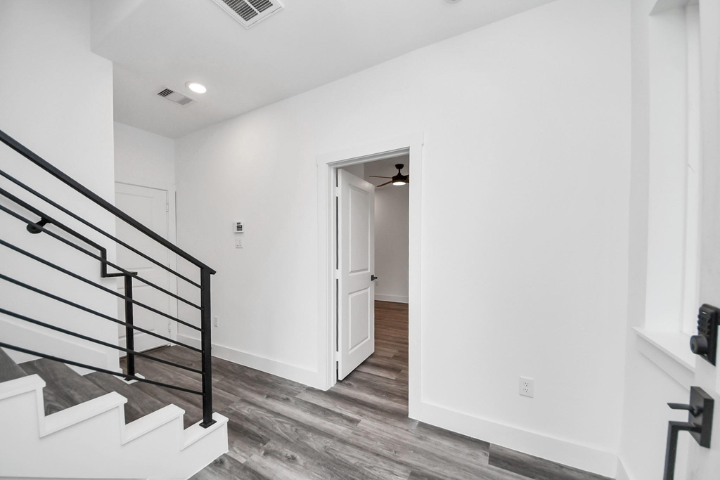 2709 Dennis Street - Photo 6