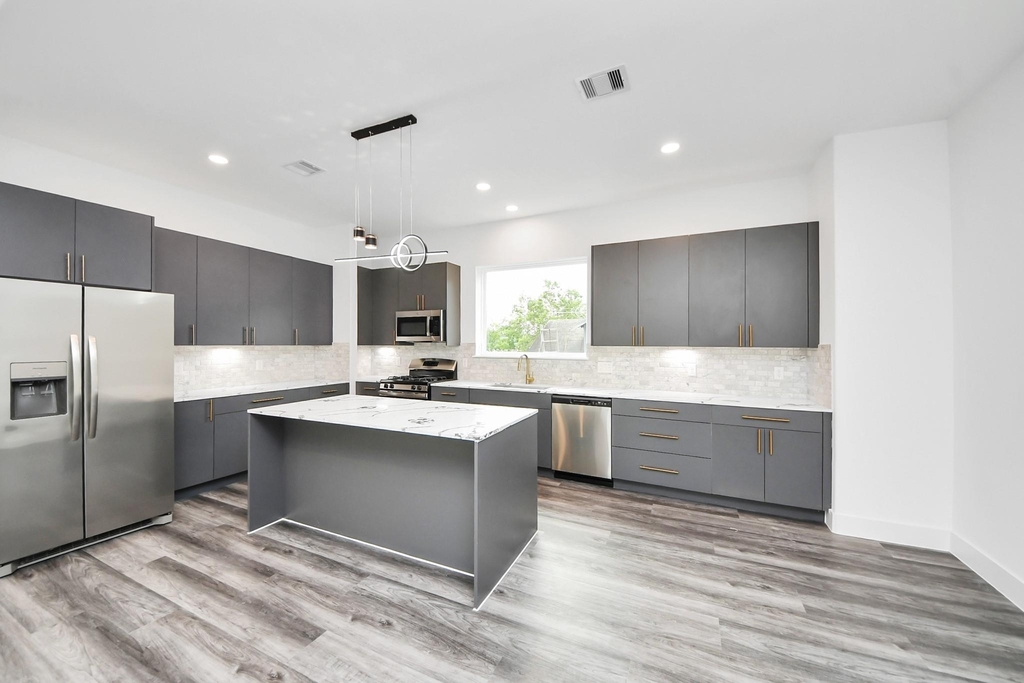2709 Dennis Street - Photo 16