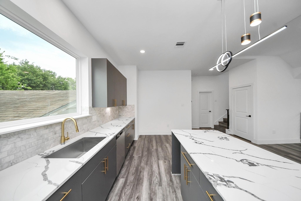 2709 Dennis Street - Photo 20