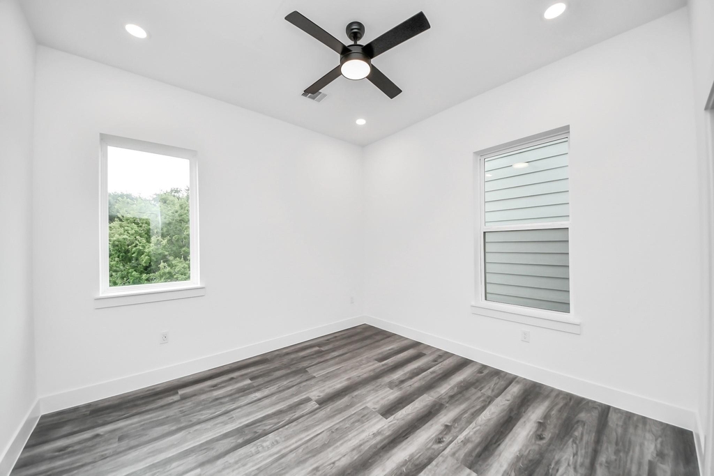2709 Dennis Street - Photo 37