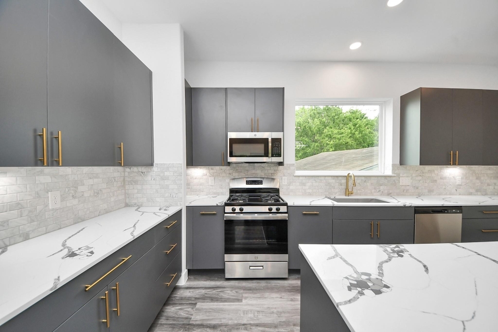 2709 Dennis Street - Photo 18