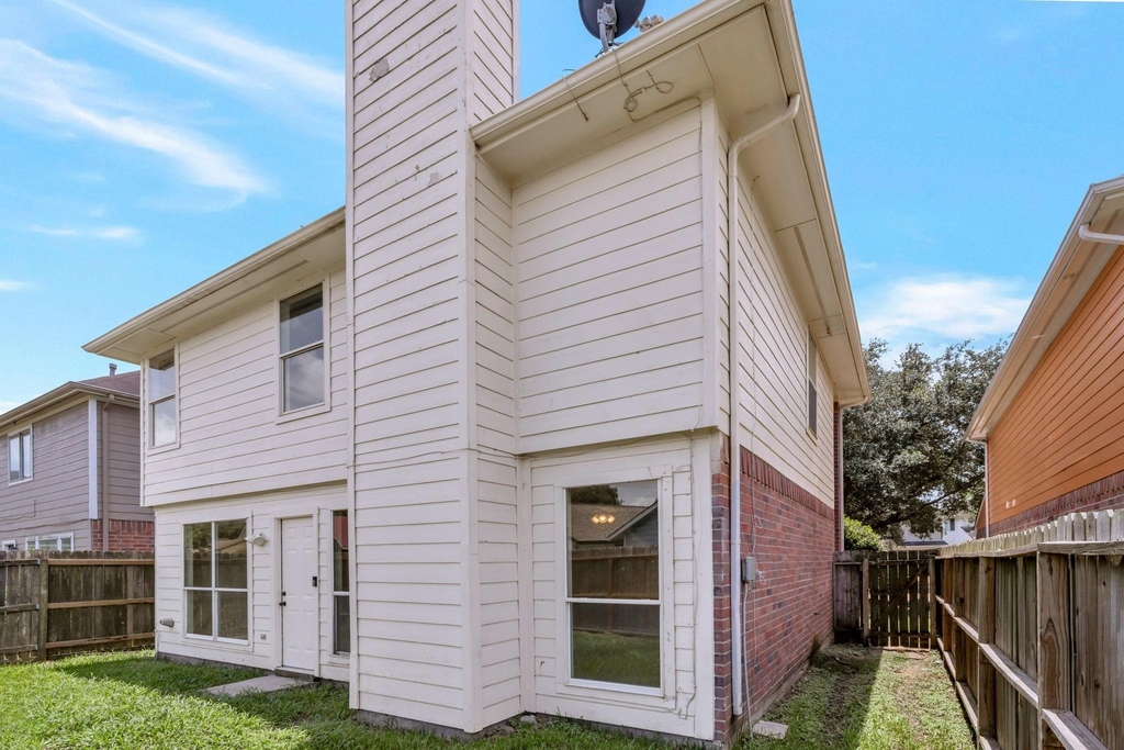 7622 Jonathon Court - Photo 14