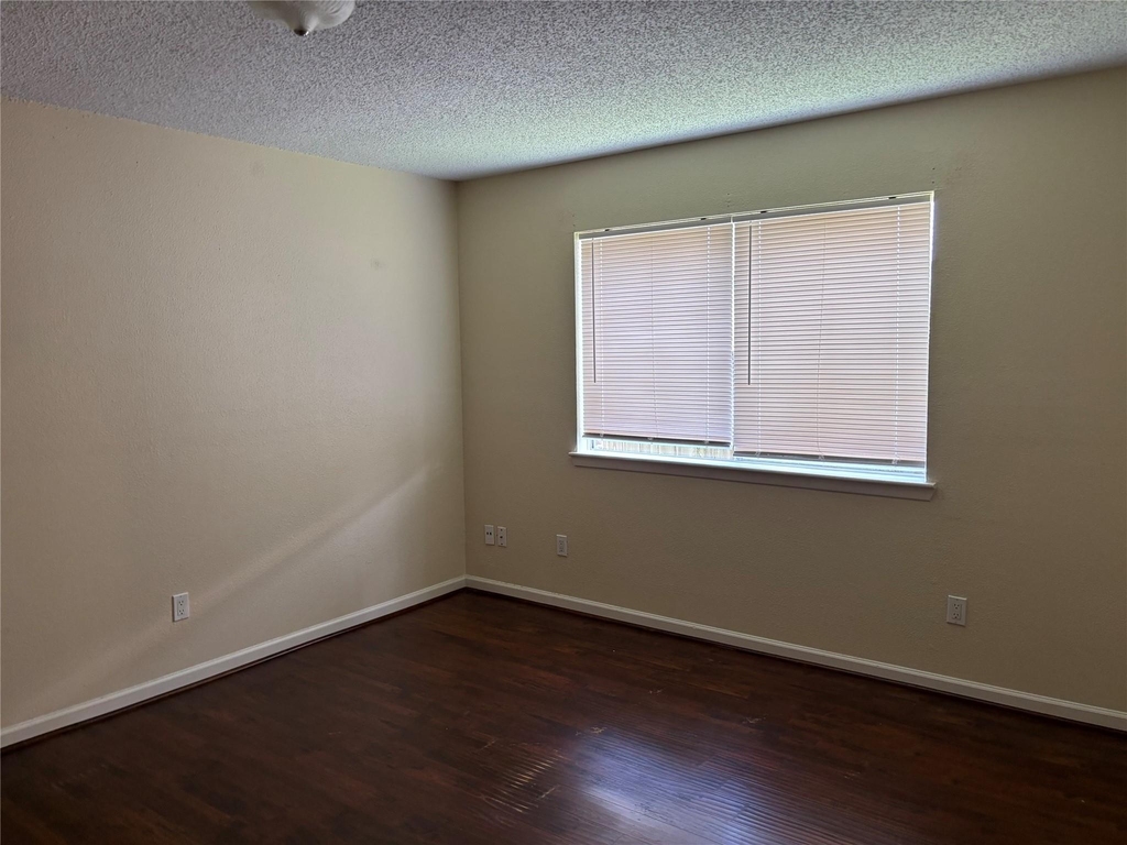 11427 Mulholland Drive - Photo 22