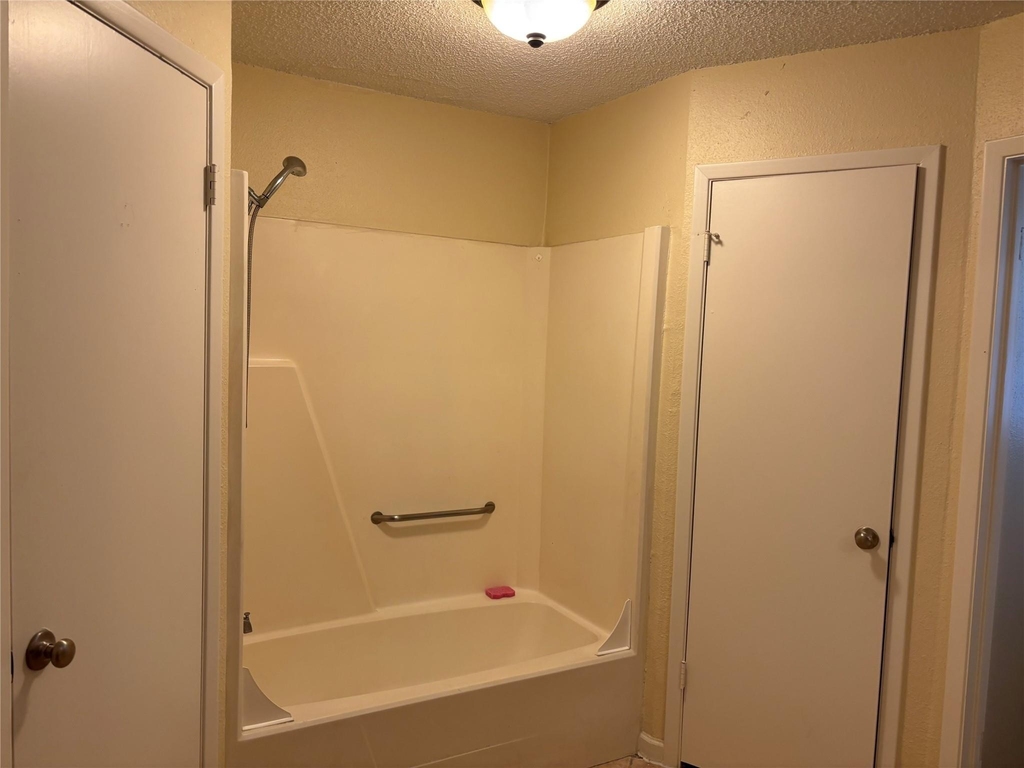 11427 Mulholland Drive - Photo 24