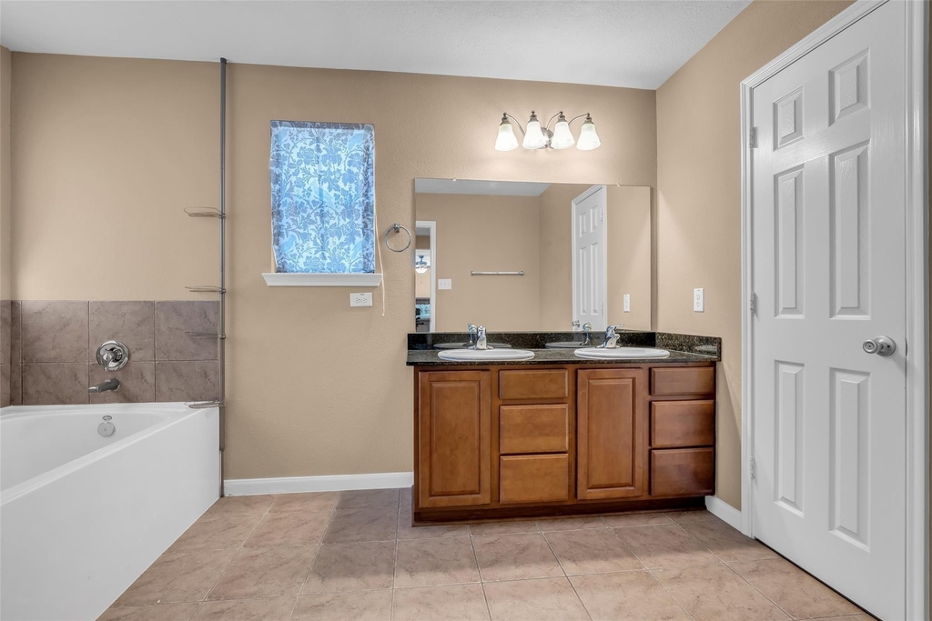 1615 Bel Riposo Lane - Photo 13
