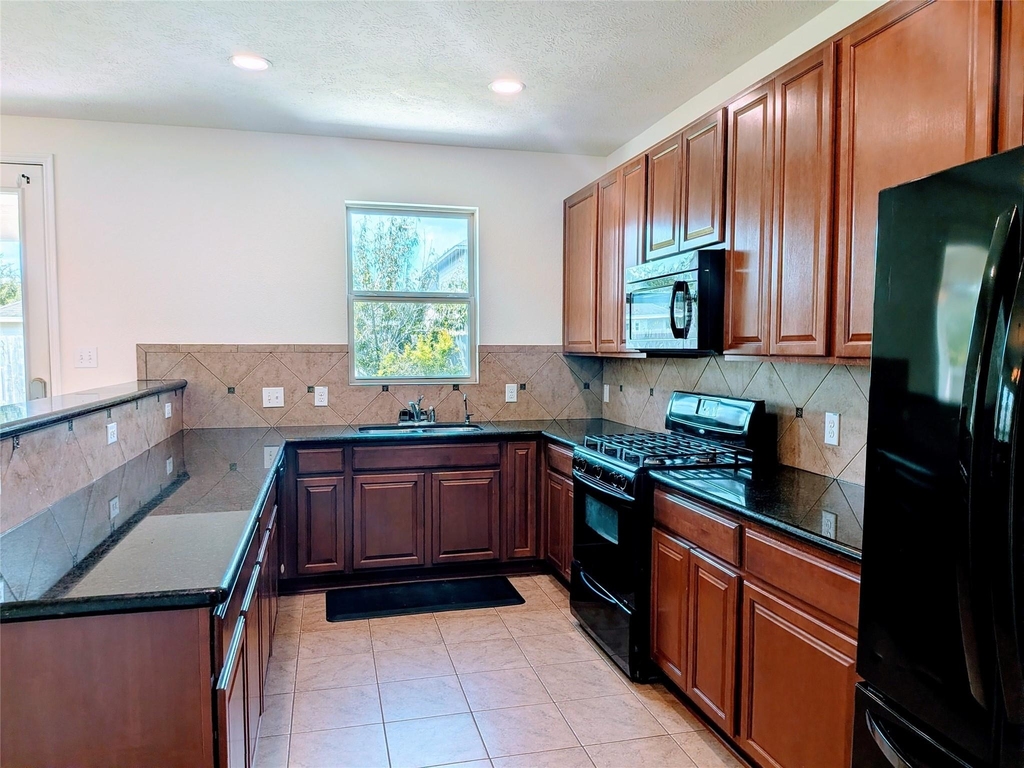 1615 Bel Riposo Lane - Photo 10