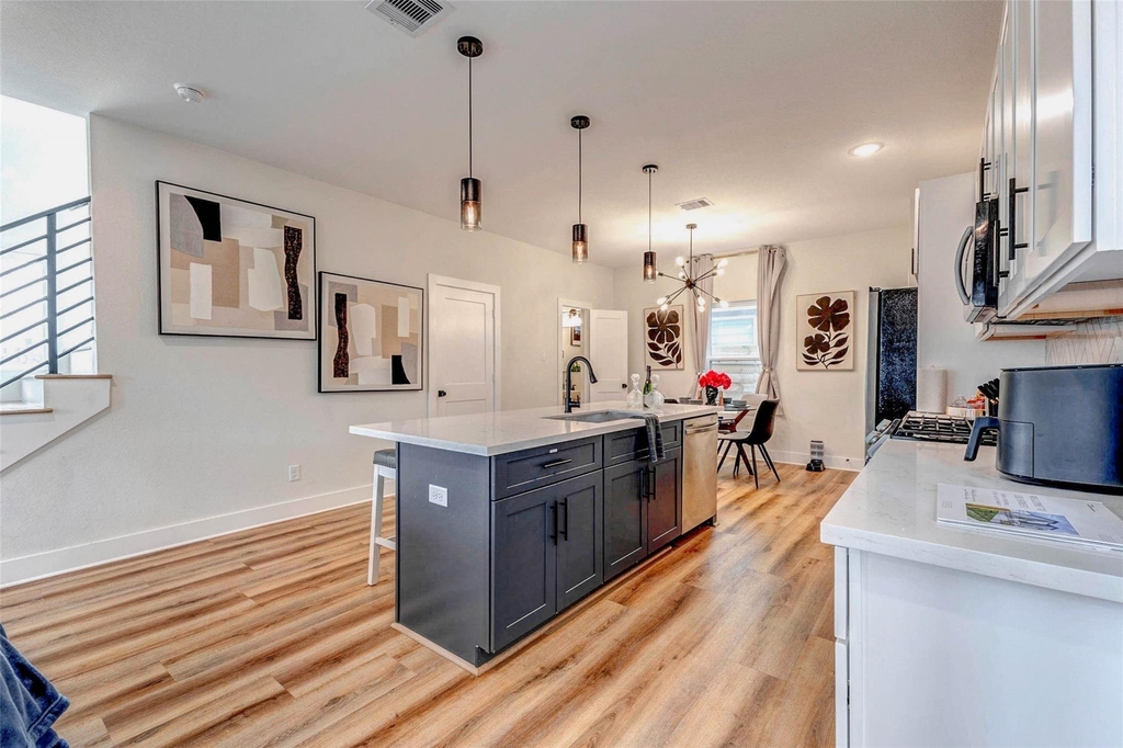5407 Lee Street - Photo 10