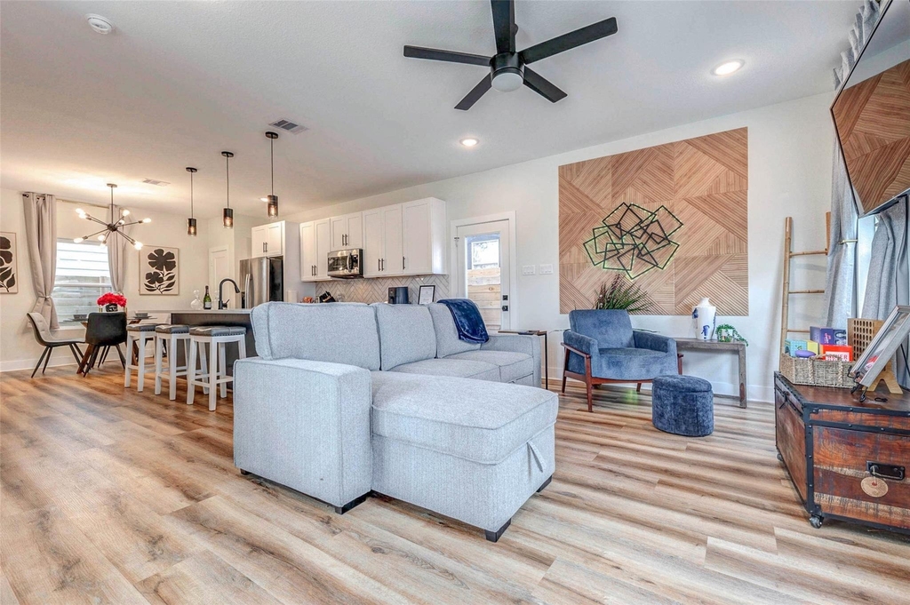 5407 Lee Street - Photo 6