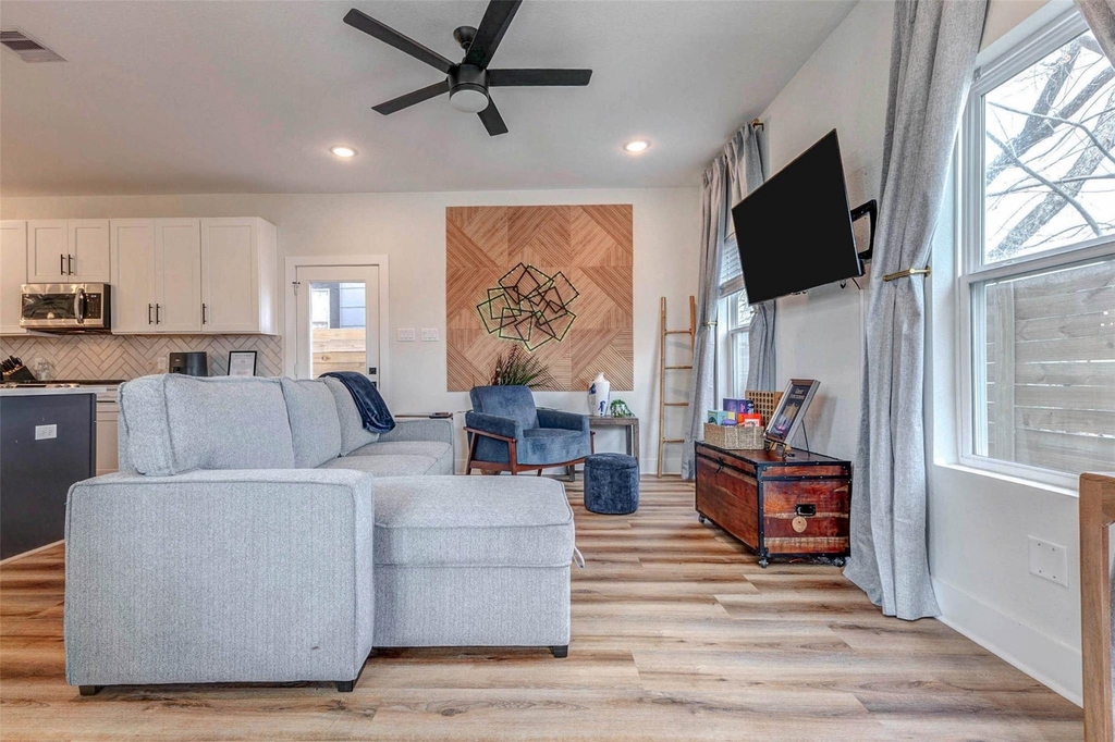 5407 Lee Street - Photo 7