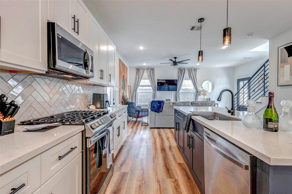 5407 Lee Street - Photo 14