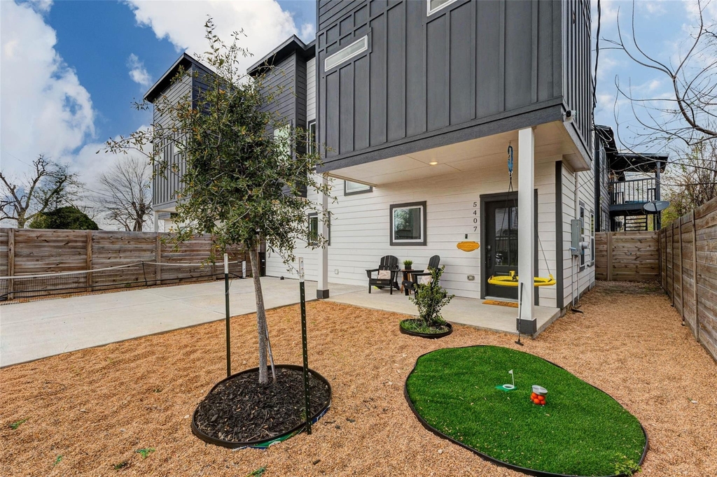 5407 Lee Street - Photo 4