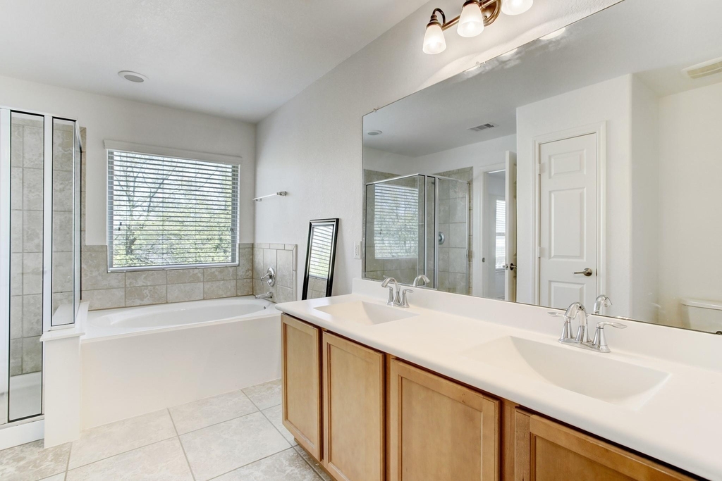 6423 Calgary Woods Lane - Photo 13