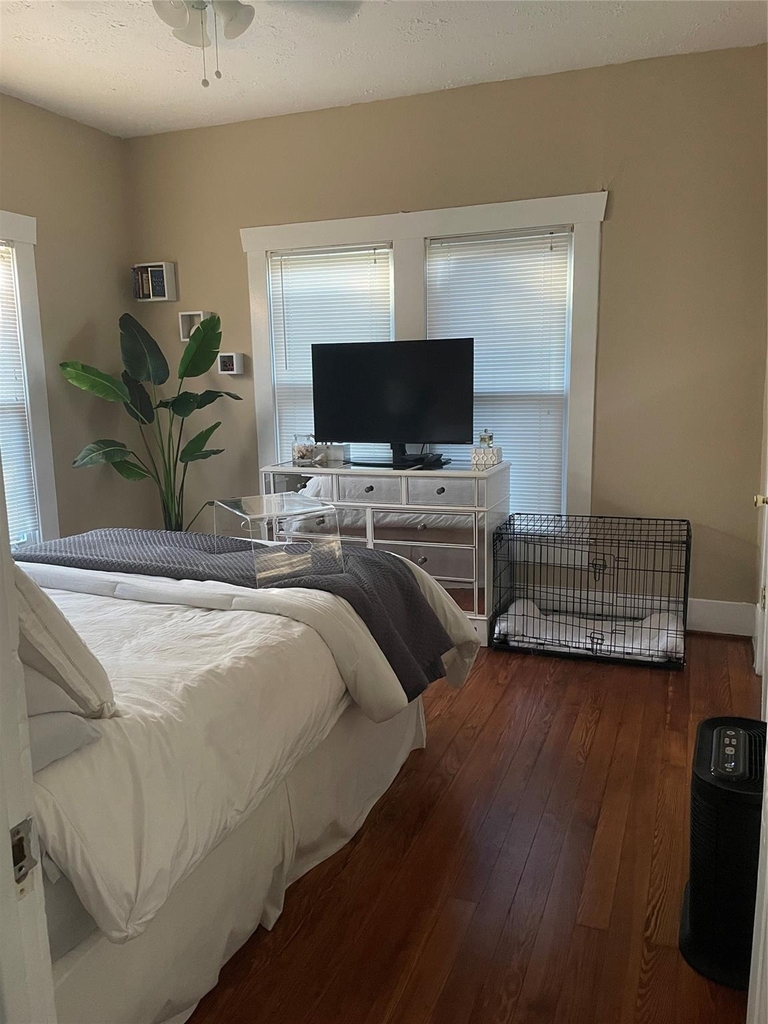 4204 Crawford Street - Photo 0