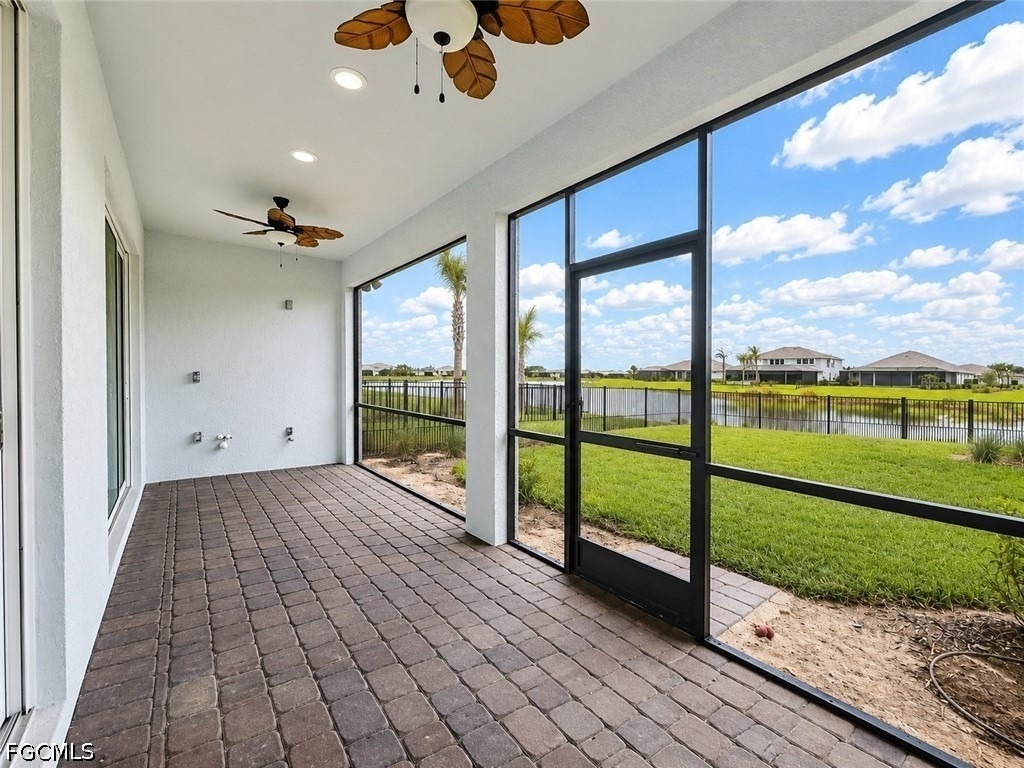 42723 Valley Brooks Street - Photo 19