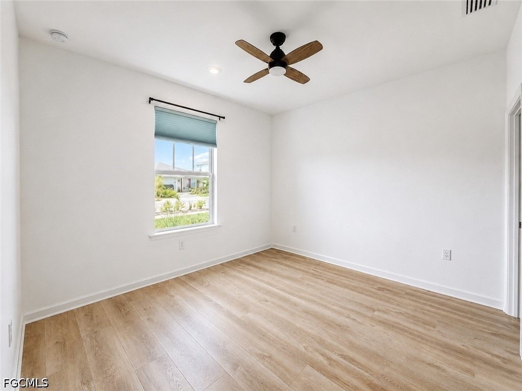 42723 Valley Brooks Street - Photo 3