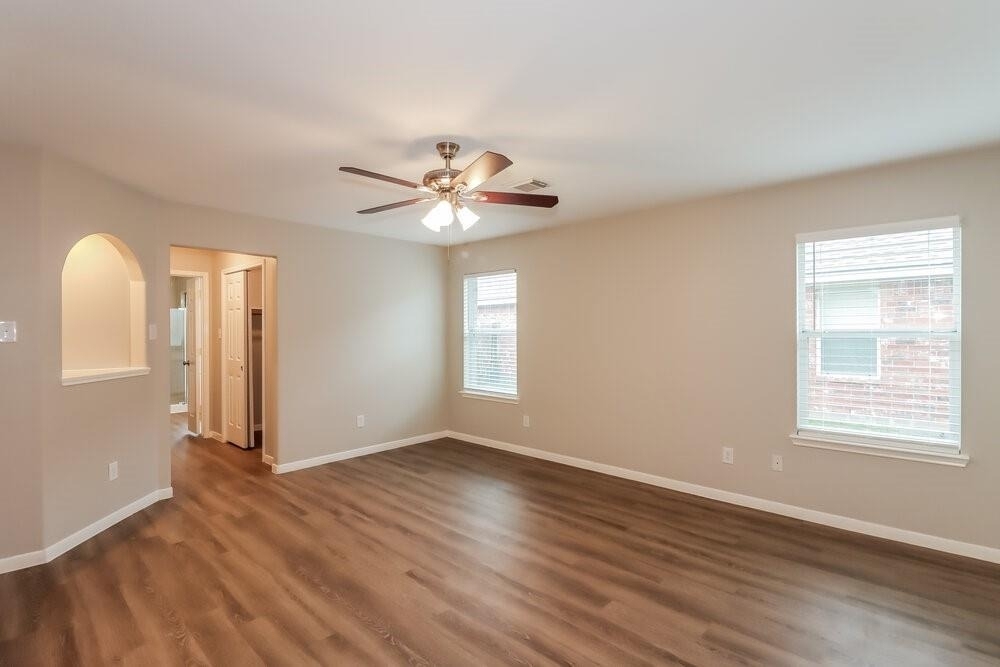 2427 Ranch Hollow Court - Photo 7