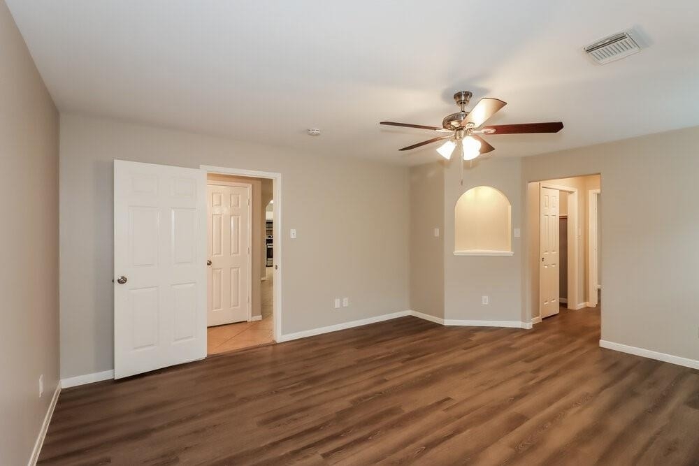 2427 Ranch Hollow Court - Photo 8