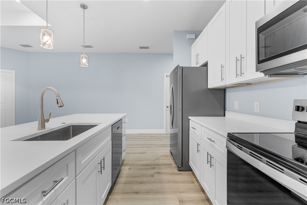 1601 E 7th Street - Photo 2