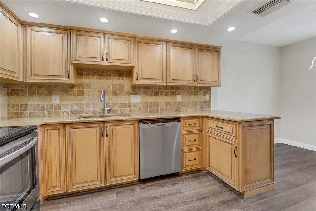 7115 Lakeridge Court - Photo 9