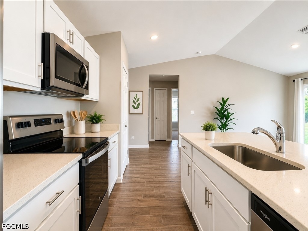 2728 Ne 5th Place - Photo 10