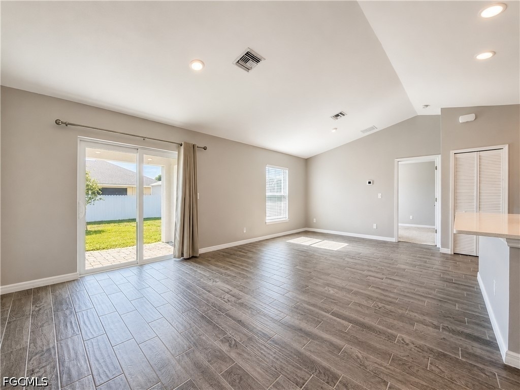 2728 Ne 5th Place - Photo 2