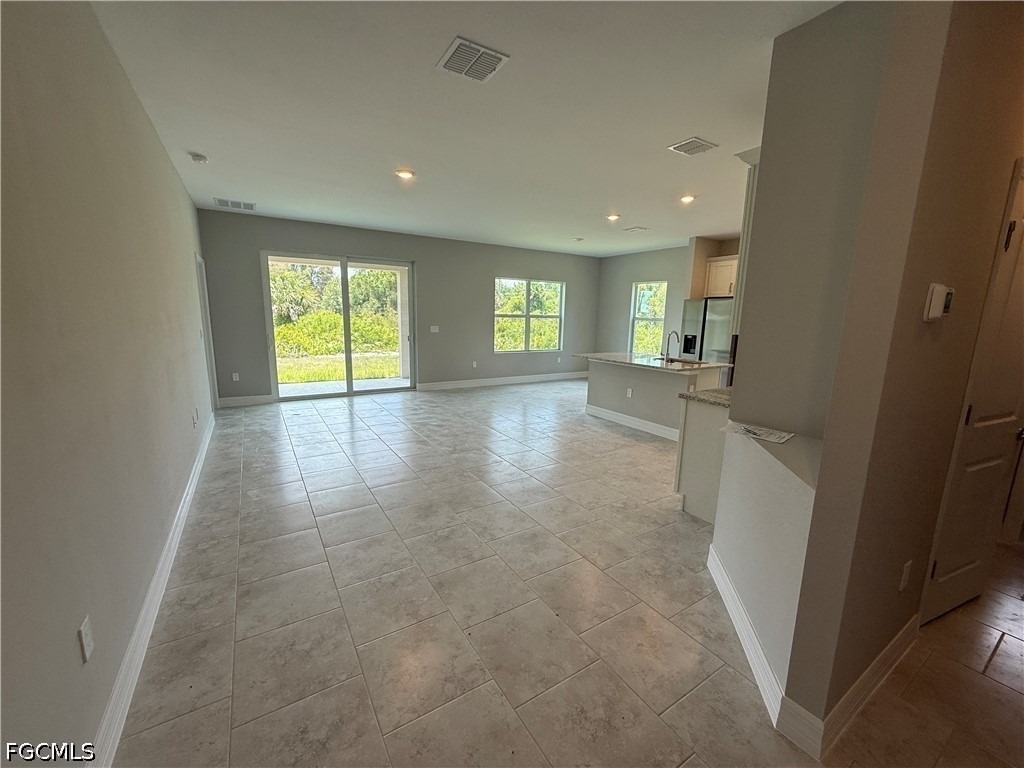 3607 62nd Street W - Photo 4