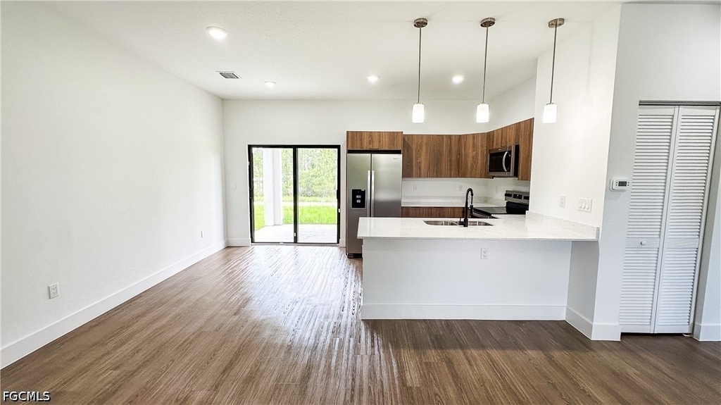 1148 Craft Street E - Photo 5