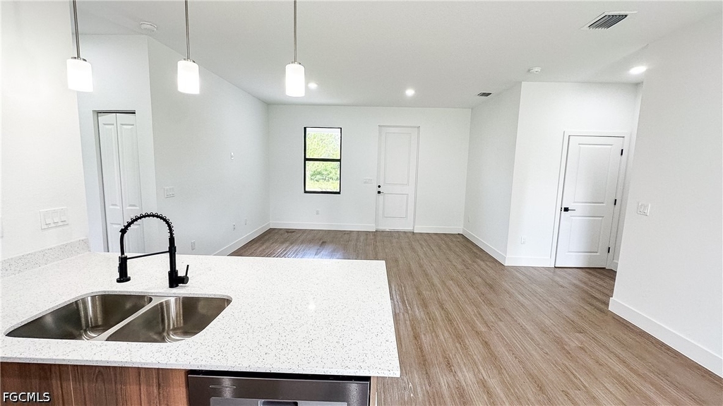 1148 Craft Street E - Photo 10