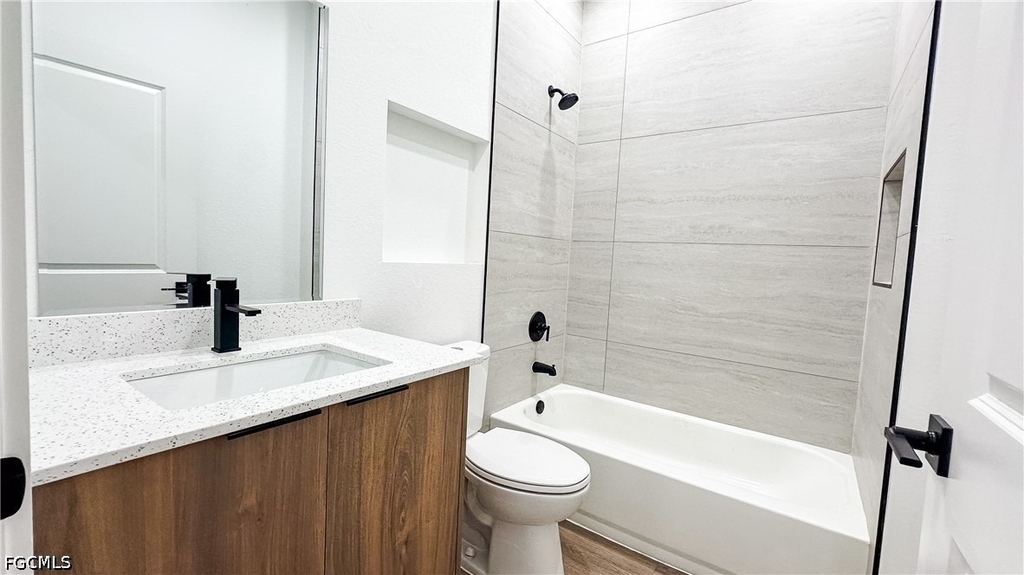1148 Craft Street E - Photo 7