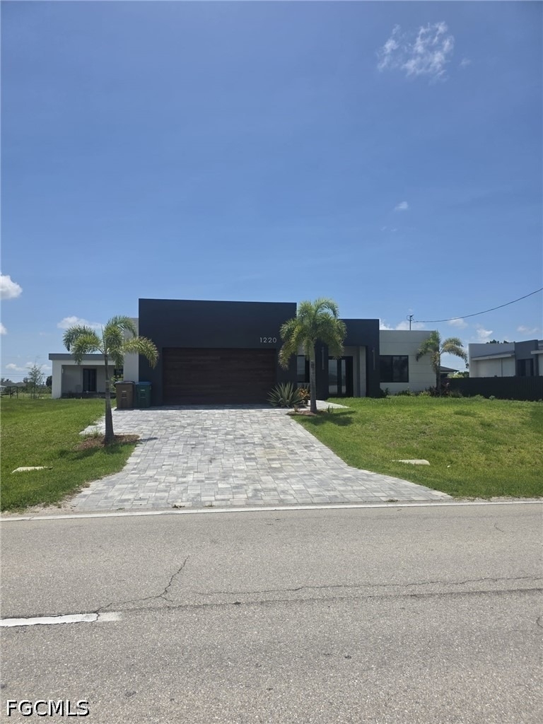 1220 Chiquita Boulevard N - Photo 0
